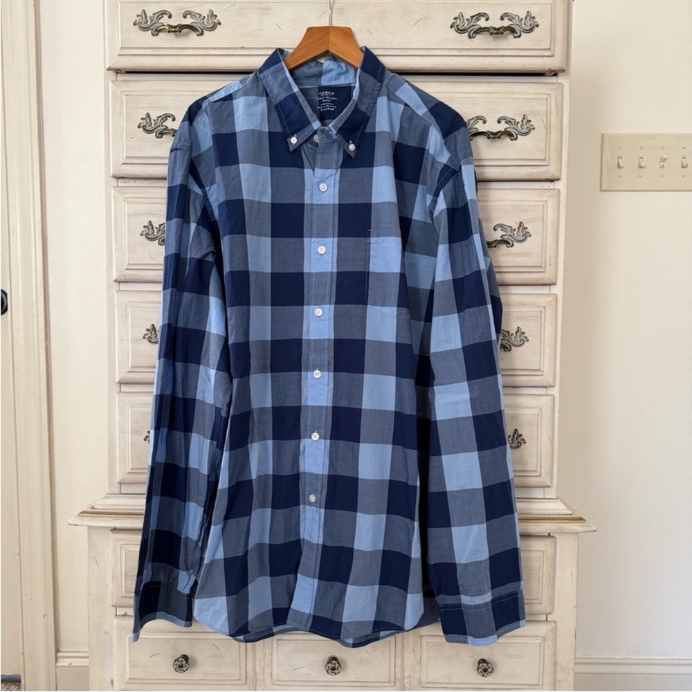Bundle of Men’s Preppy Button Shirts - Picture 8 of 10